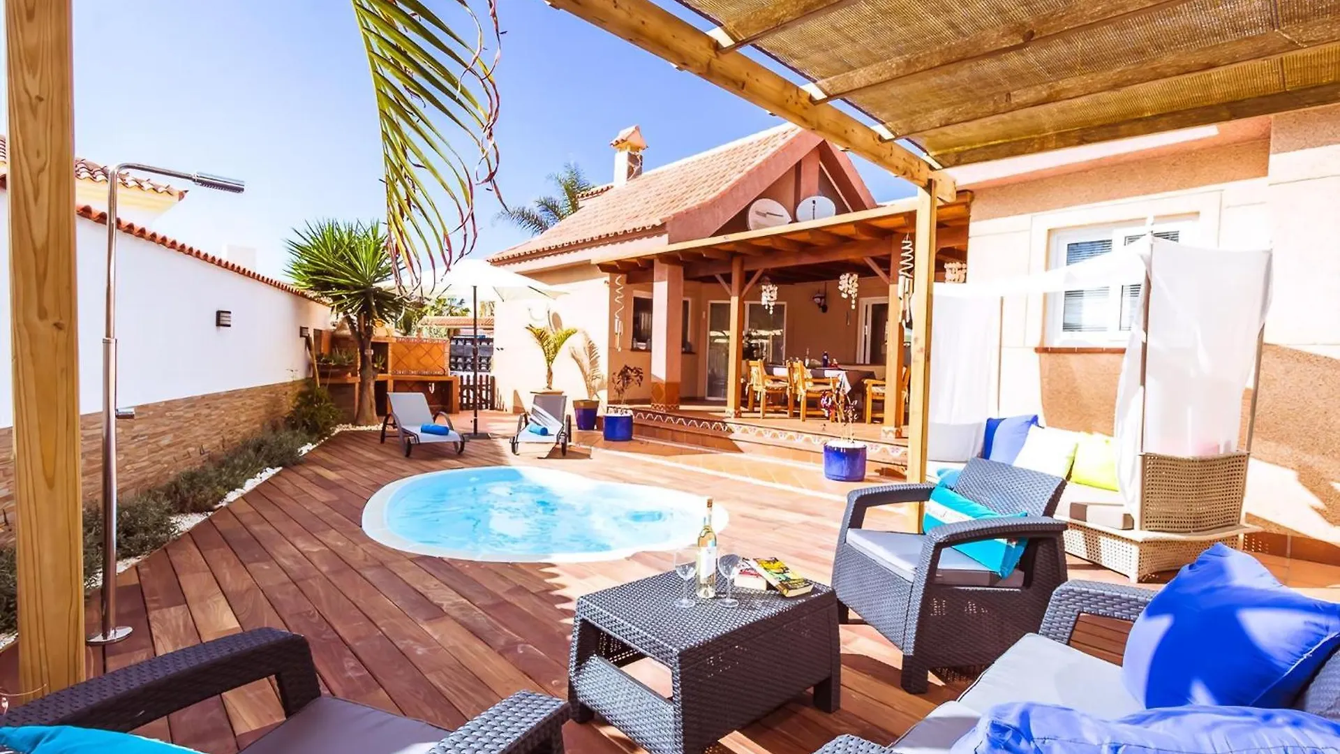Strandnahes Ferienhaus Hibiscus Mit Privatem Pool Коральео